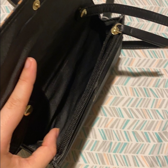 a bag - Picture 3 of 3